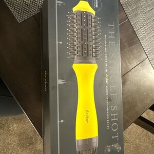 Drybar The Single Shot Yellow Blow-Dryer Brush